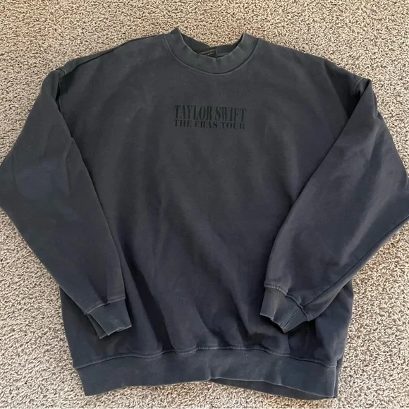 Taylor Swift Eras Tour concert Crewneck sweatshirt XL - Picture 1 of 3
